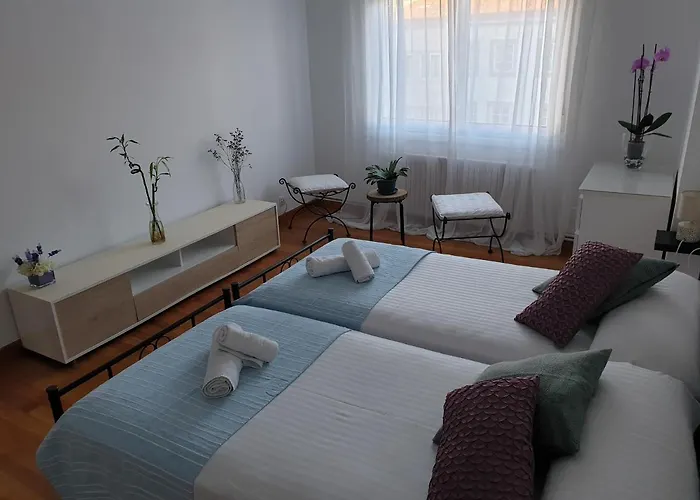 Rua Dos Concheiros, 7 *